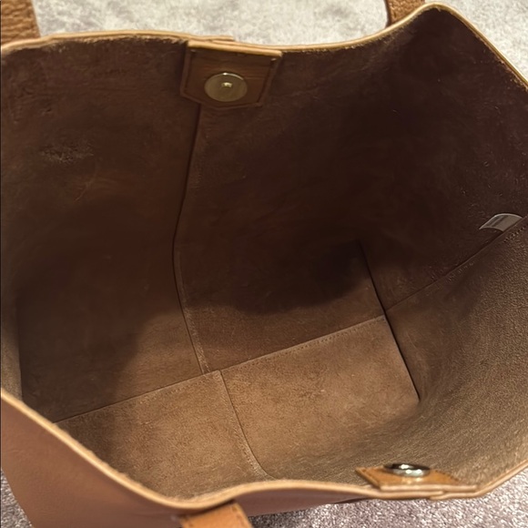 Large Leather Bag - Picture 7 of 16